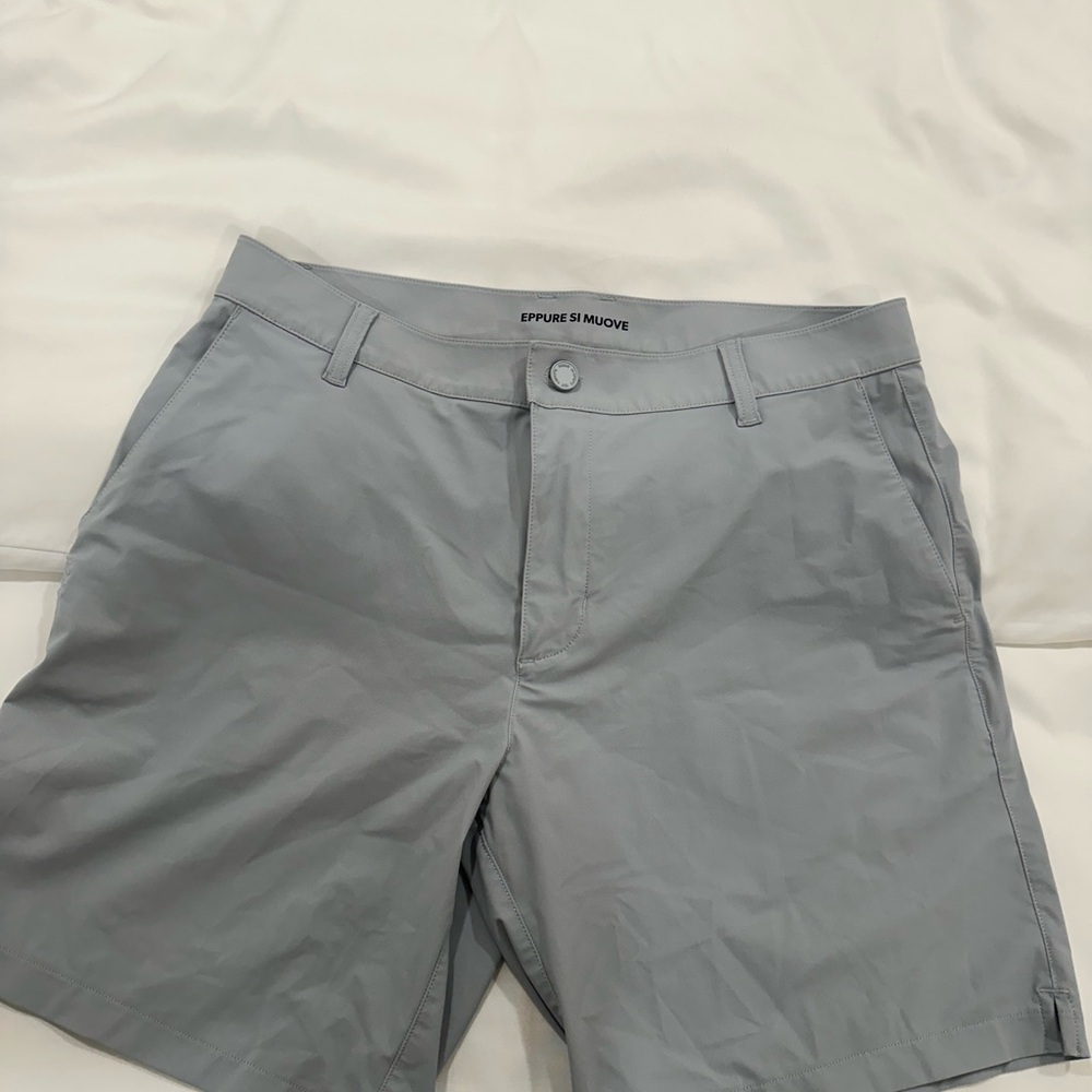 RHONE Gray Flat Front Resort Shorts Lightweight Casual. Size 33